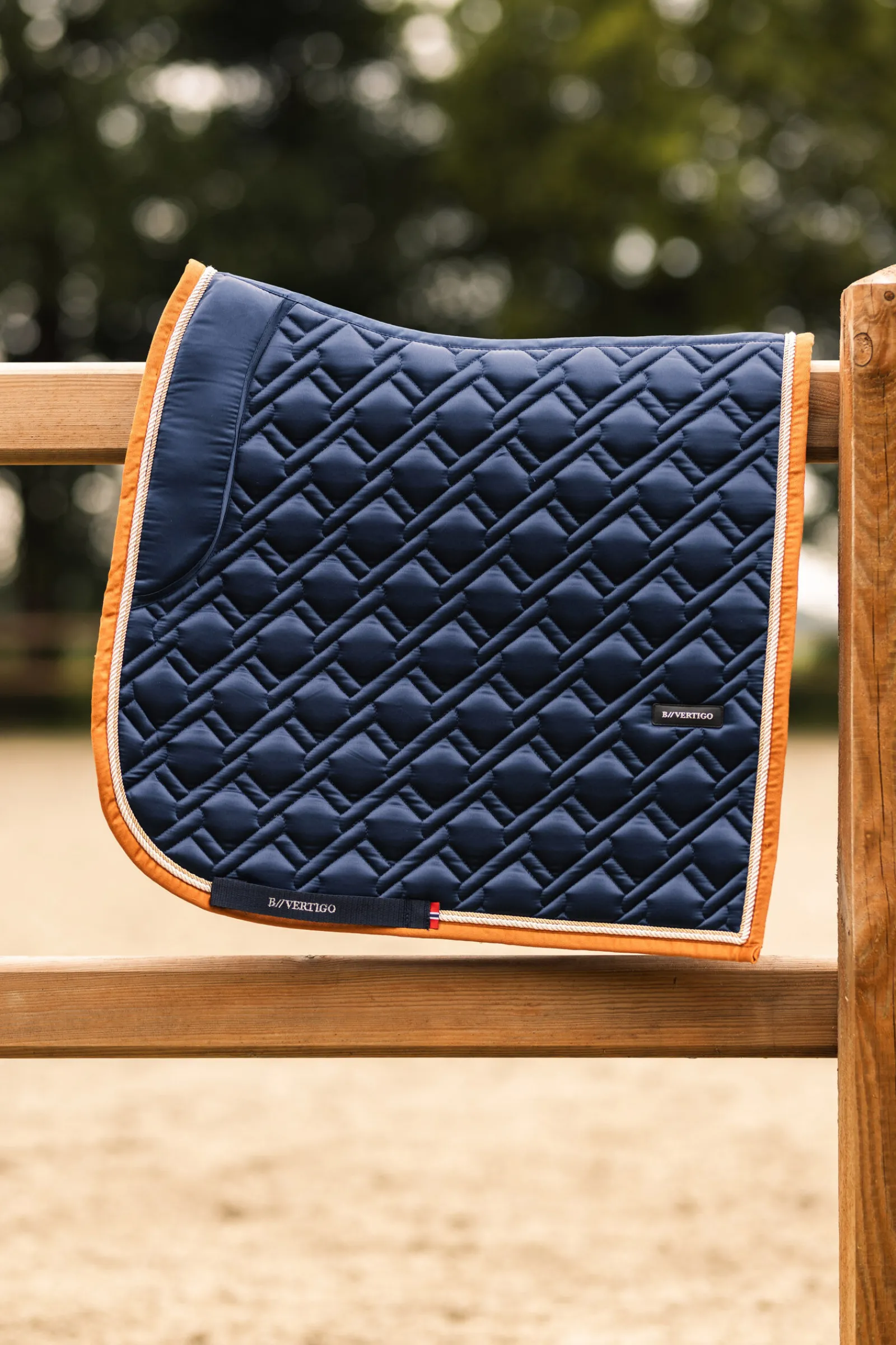 B Vertigo Evolve dressursjabrak med antiskli-demping Dressursjabraker