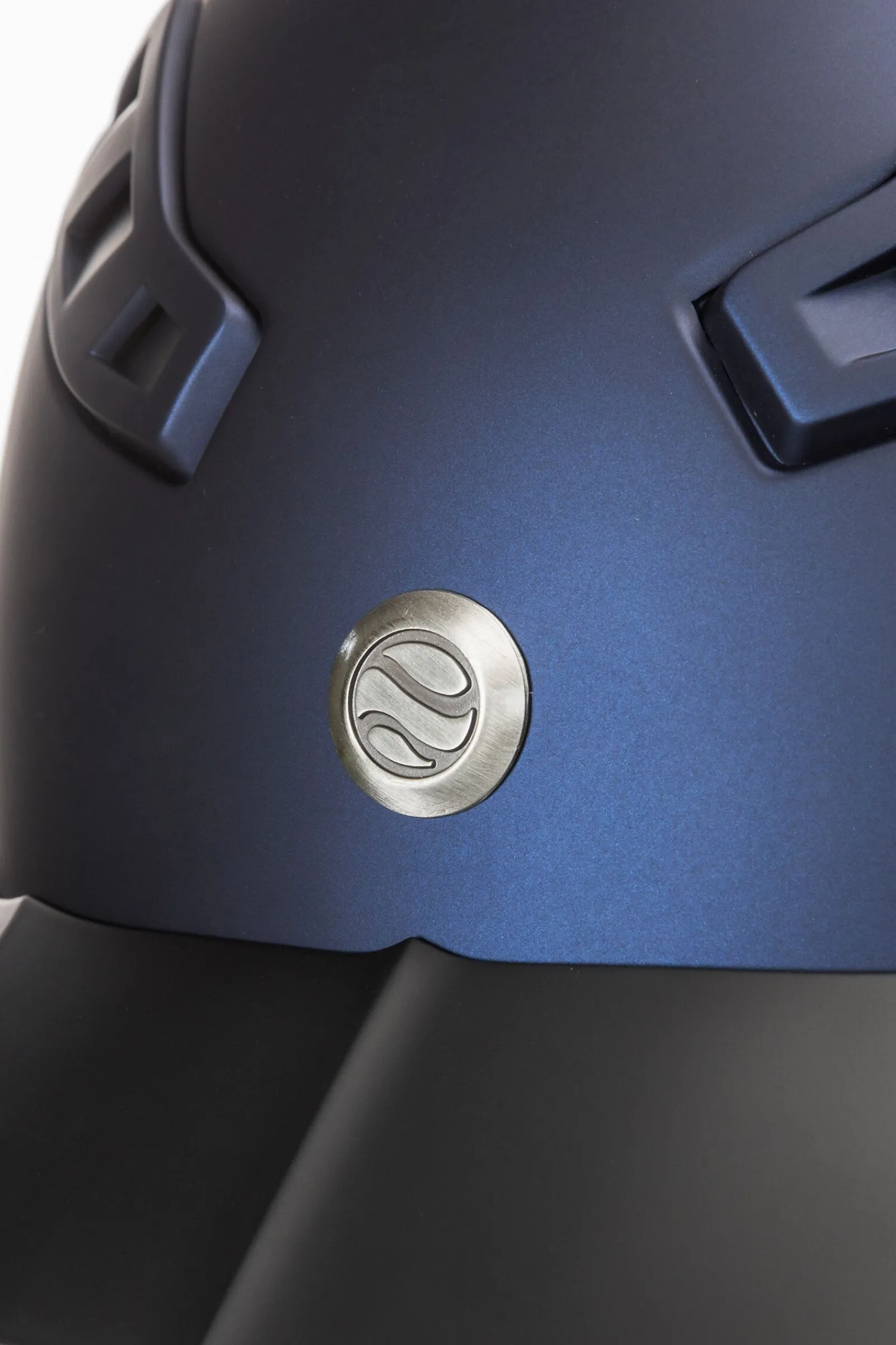 Clearance Back on Track EQ3 MIPS Lynx Smooth Top ridehjelm. Ridehjelmer