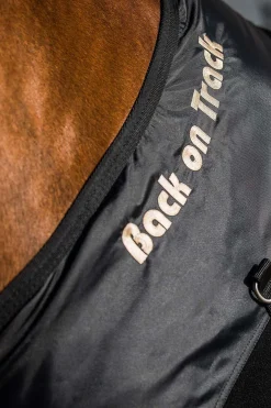 Hot Back on Track Supreme fleecedekken Terapidekken