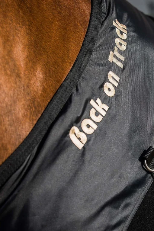 Hot Back on Track Supreme fleecedekken Terapidekken