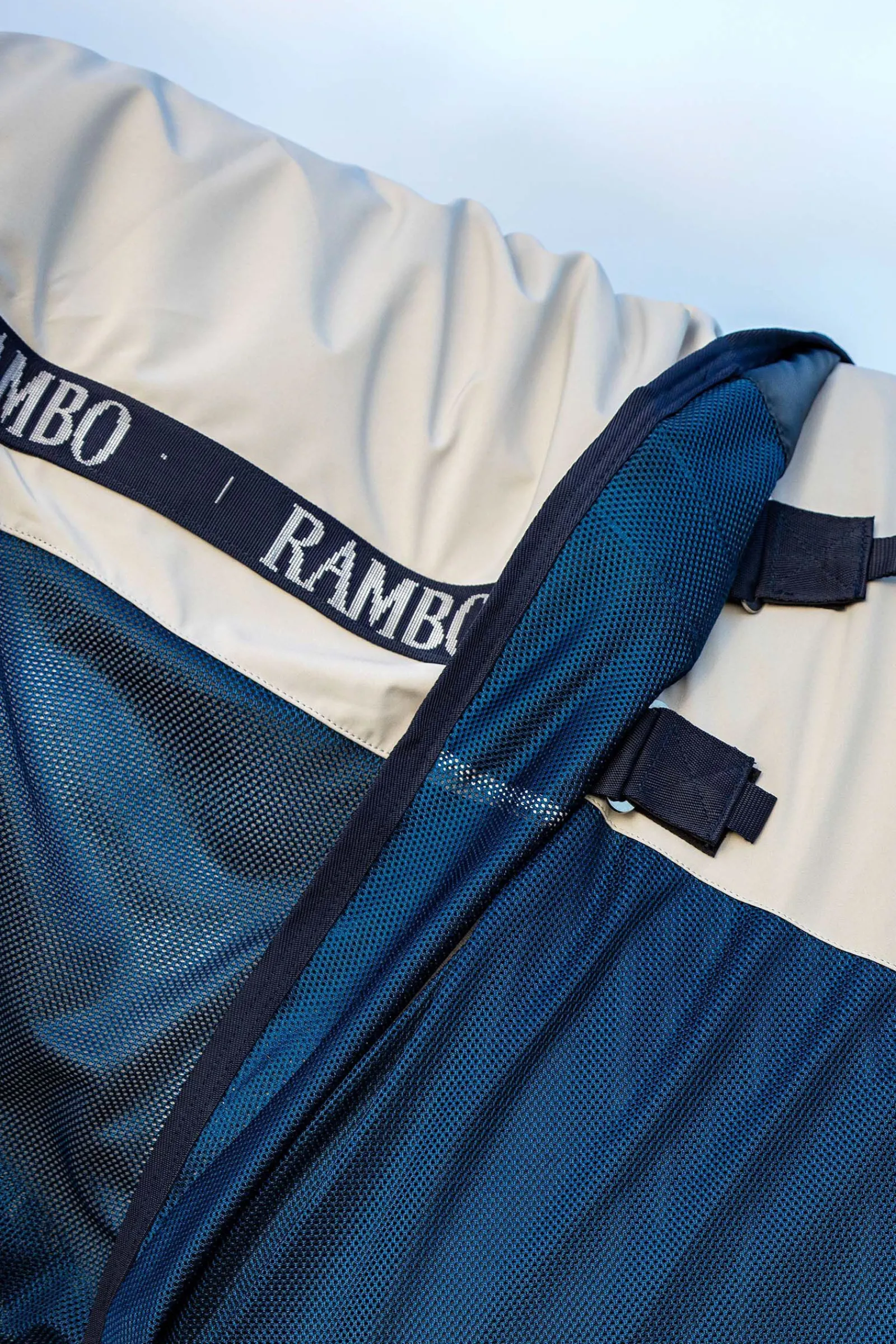 New Rambo Summer Series utedekken med liner og avtakbar nakkedel, 100g Insektsdekken|Regndekken