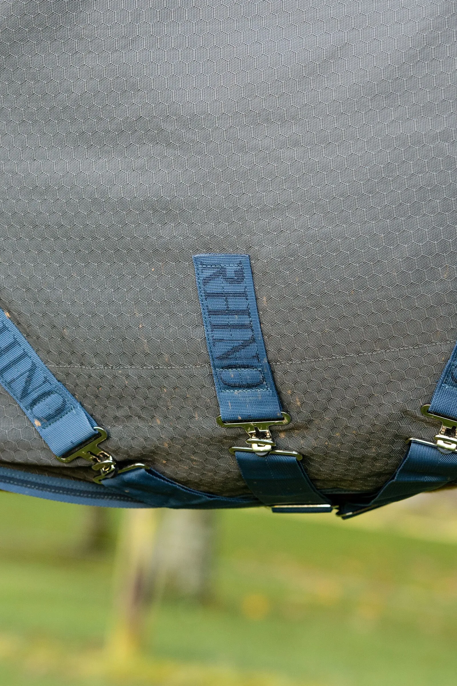 New Rhino Plus HexSTOP Vari-Layer Beitedekken, 100g Regndekken