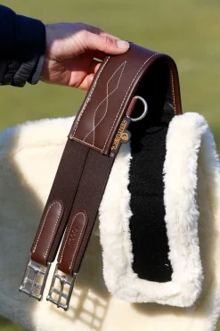 Online Horsewear saueskinn til gjord med mageplate Gjorder