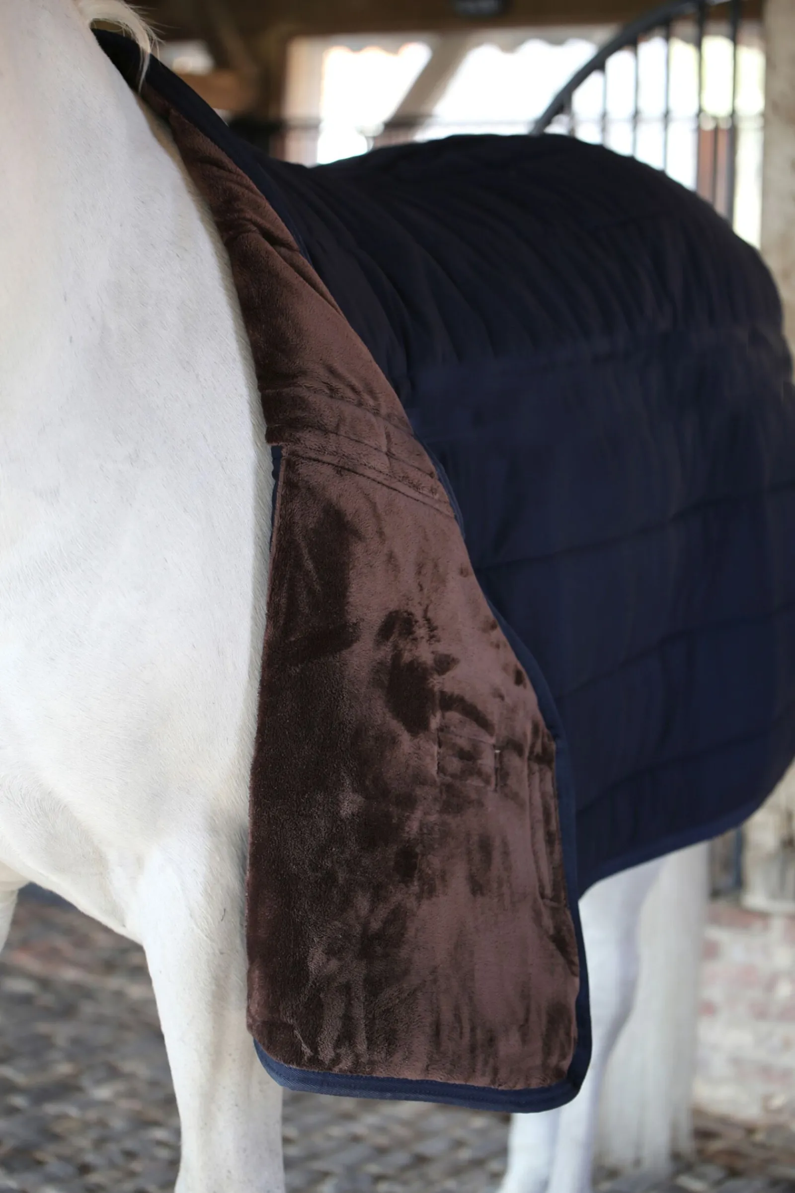 Clearance Horsewear Skin Friendly underdekken, marineblå, 150 gram Stalldekken